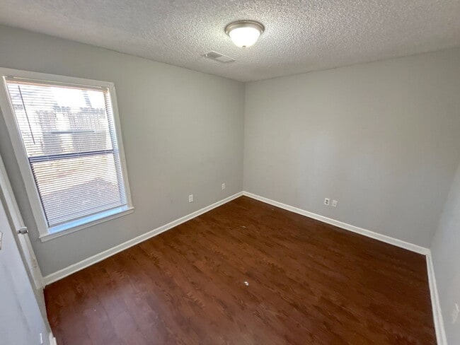 Building Photo - 1429 Leafhaven Cove