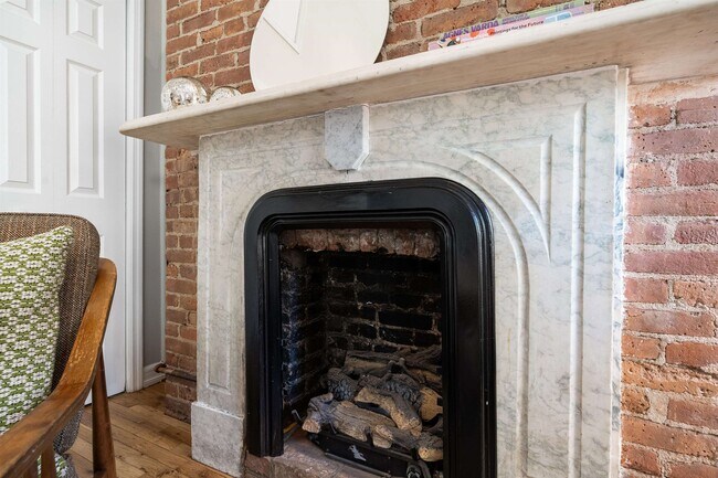 Building Photo - 205 14th St