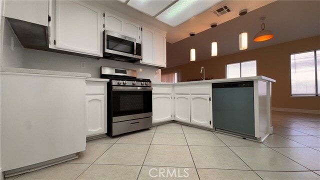 Building Photo - 13677 Ivanpah Rd