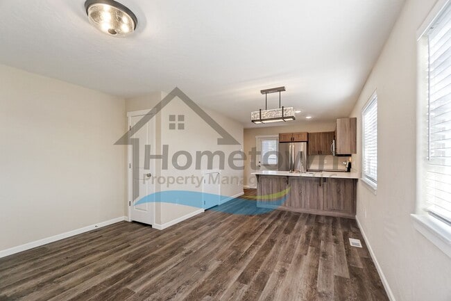 Building Photo - 2 Bedroom 2 Bath Home with Attached Garage...