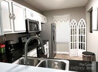 Building Photo - 8103 Circle Tree Ln