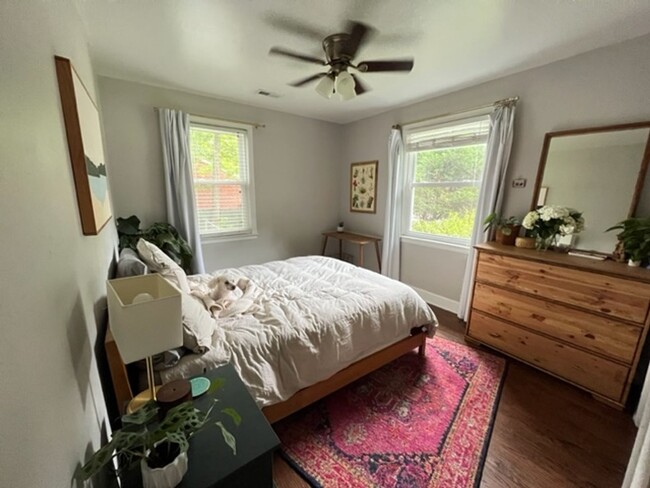 Building Photo - 3 Bedroom 1 Bath House - James Island