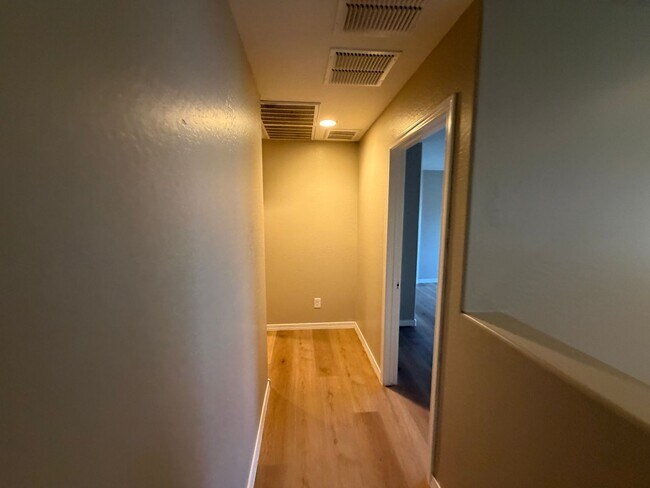 Building Photo - 37581 W Merced St