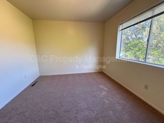 Building Photo - 830 Parcel St