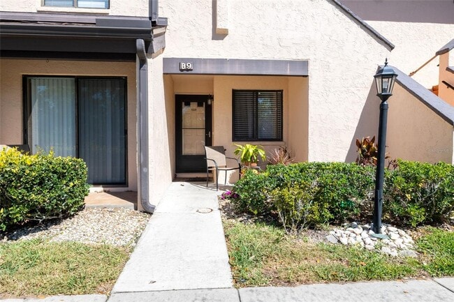 Building Photo - 6211 Timberlake Dr