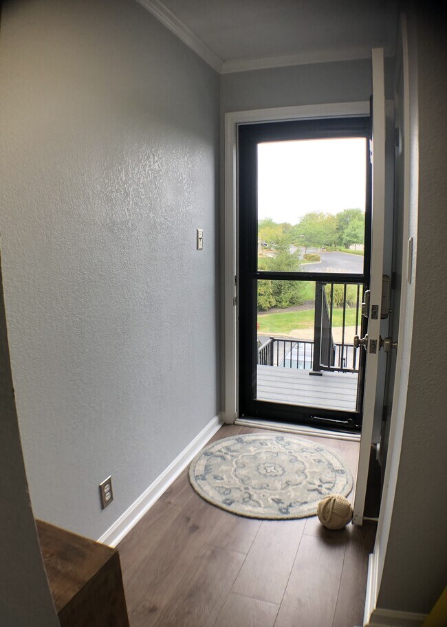 Building Photo - 102 Clarendon Dr