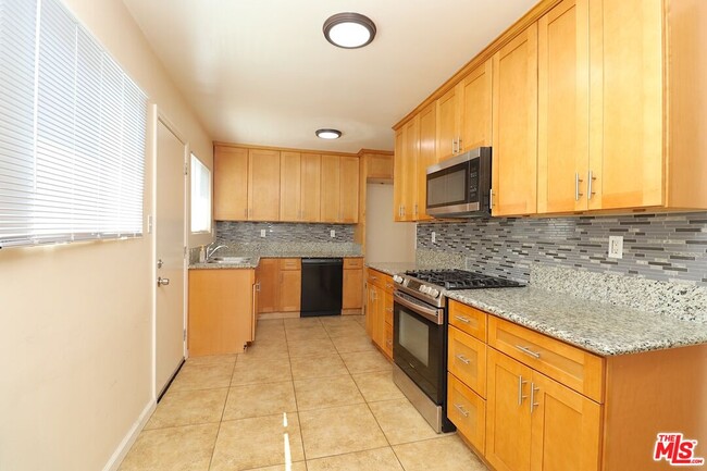 Building Photo - 14908 Steprock Dr