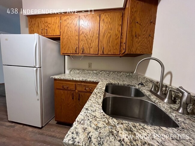 Building Photo - Charming Two Bedroom in the heart of Champ...