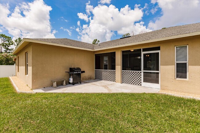 Building Photo - "Charming 3-Bedroom Home with 2 Full Baths and Spacious 2537 Sq Ft in North Port, FL!"