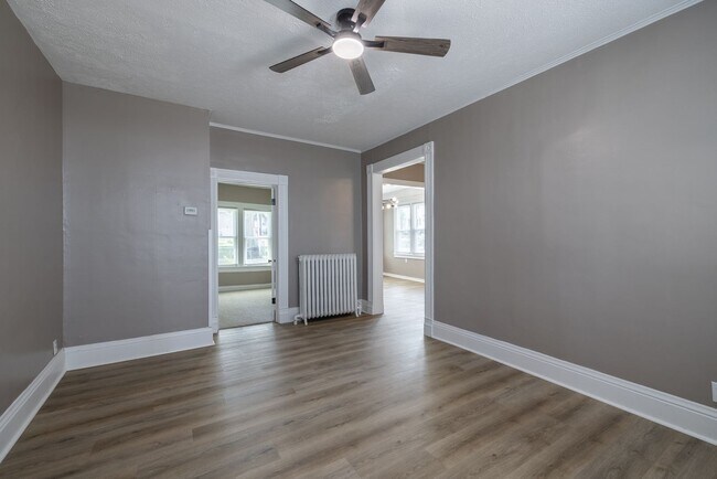 Building Photo - 5 Bedroom 2.5 Bath Midtown Home