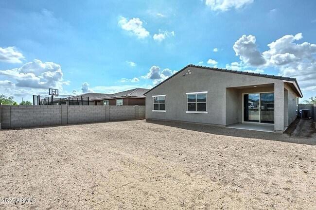Building Photo - 16004 W Honeysuckle Dr
