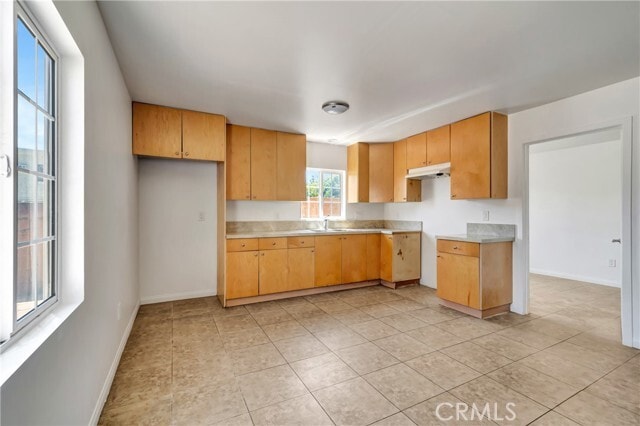 Building Photo - 6825 Simpson Ave