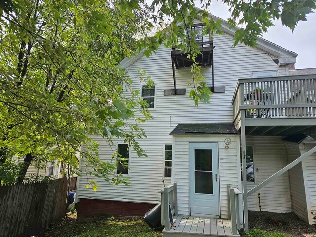 Building Photo - 87 6th St