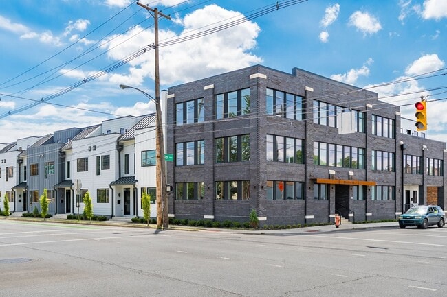 Interior Photo - Four x Five