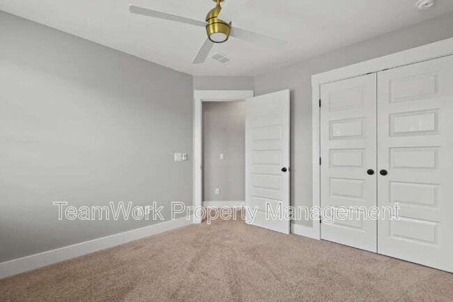 Building Photo - 7763 Park Gate Dr