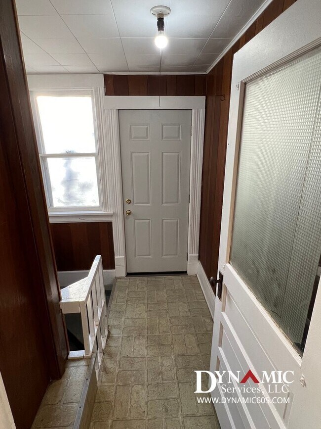 Building Photo - 813-815 S Summit Ave