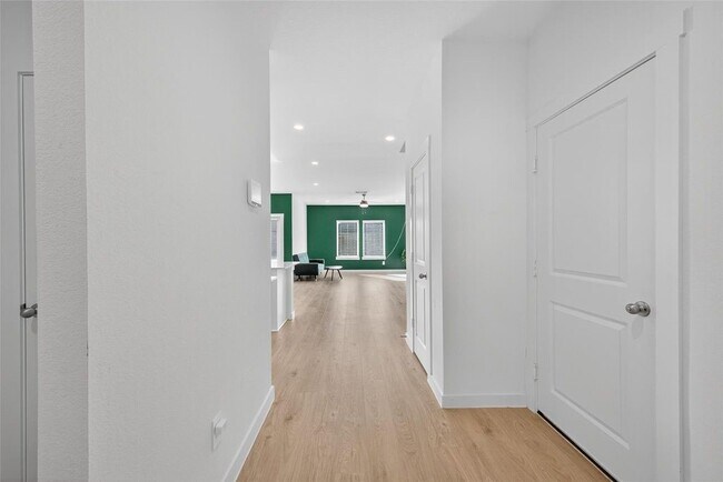 Building Photo - 30611 Castle Cove Dr