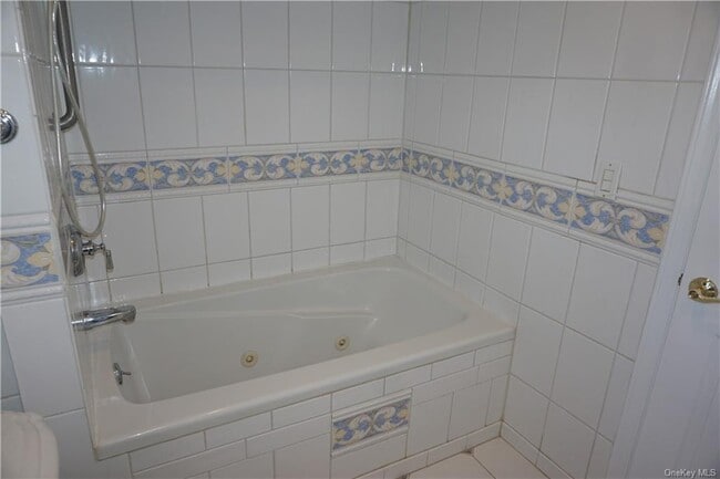 Building Photo - 40 Ludvigh Rd