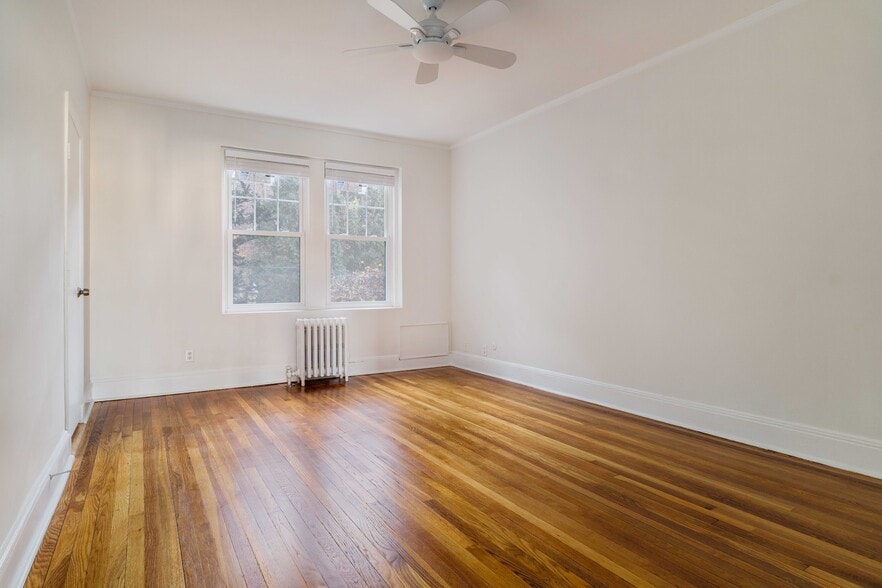 Building Photo - 321 Tappan St