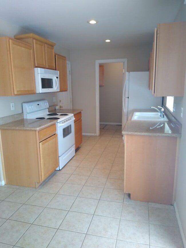 Building Photo - 1238