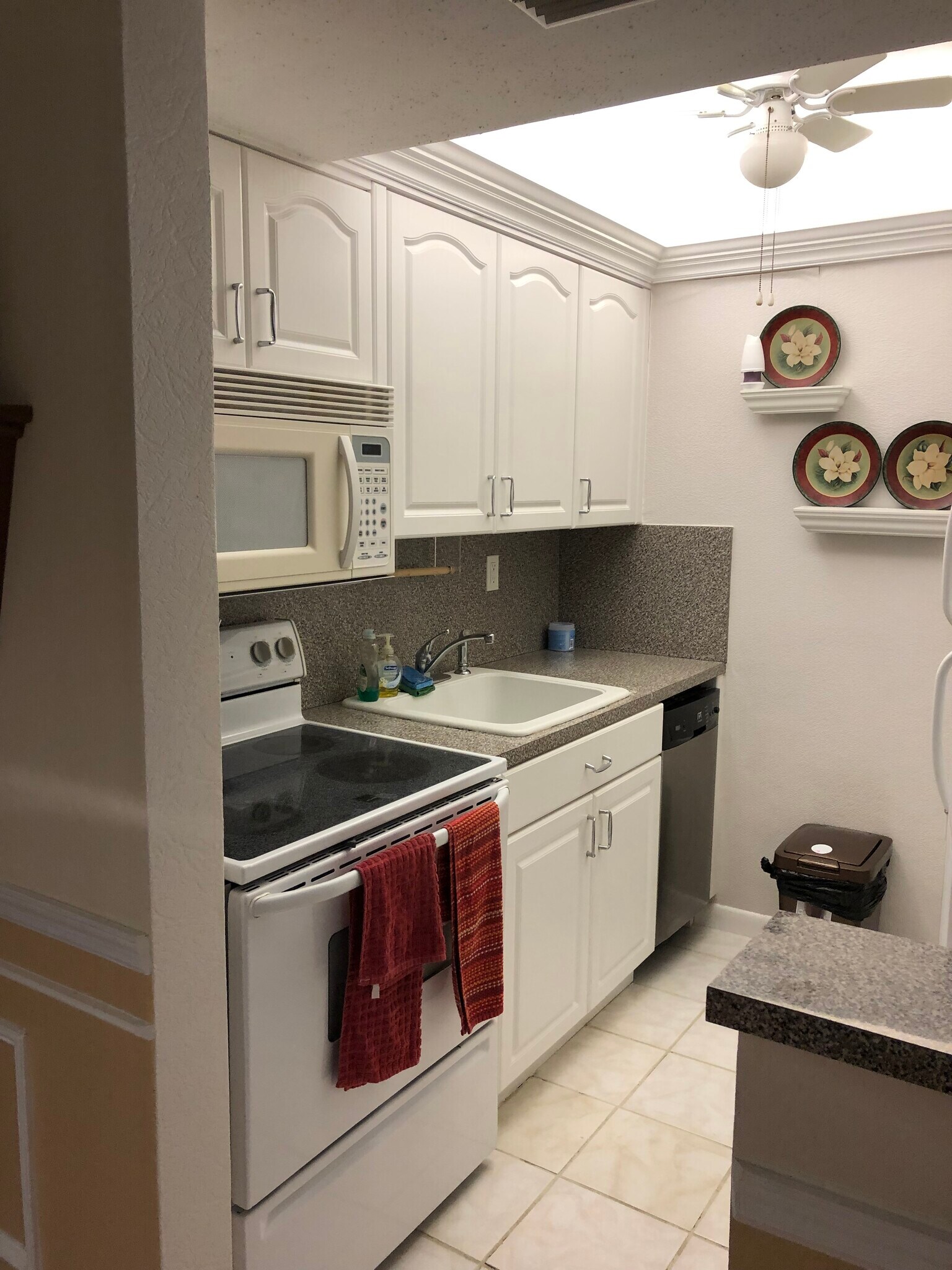 Building Photo - 2565 S Ocean Blvd