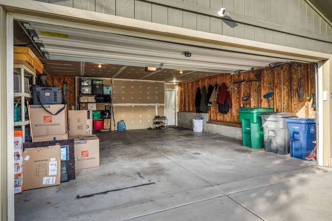 Building Photo - Beautifully done 3 bed 3 bath home in Greenacres/liberty lake area