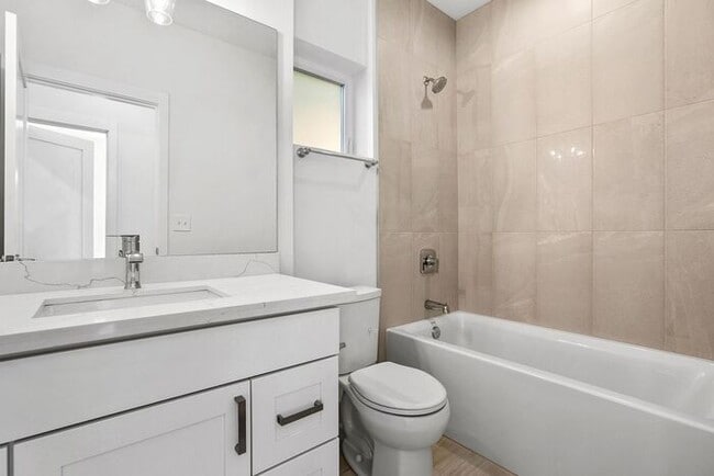 Building Photo - Fresh AIR CONDITIONED Arbor Lane Beauty!