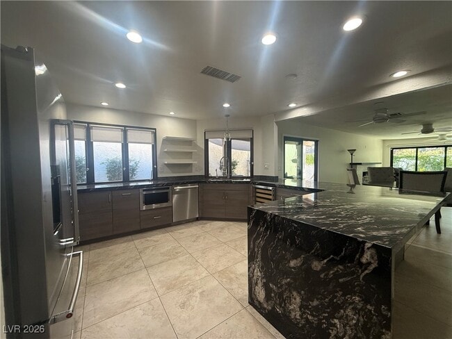 Building Photo - 2208 Plaza Del Puerto