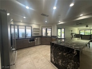 Building Photo - 2208 Plaza Del Puerto