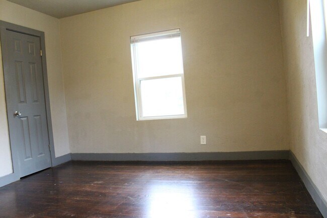 Building Photo - Spacious House for Rent in the Heart of Tu...