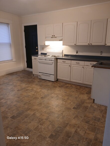 Primary Photo - 183-187-187 Franklin St