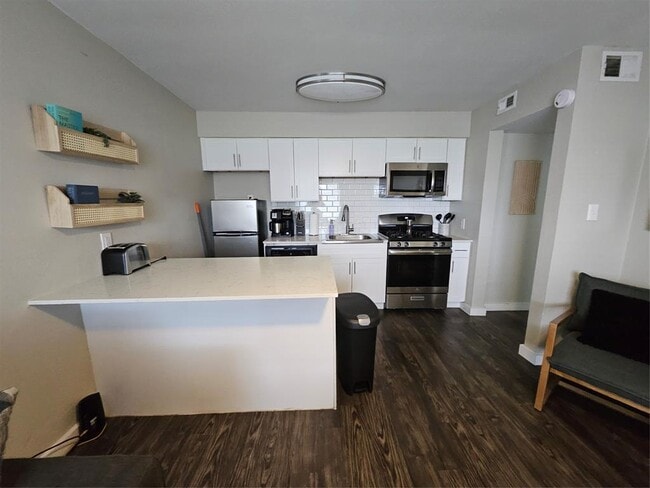 Building Photo - 3503 Harmon Ave