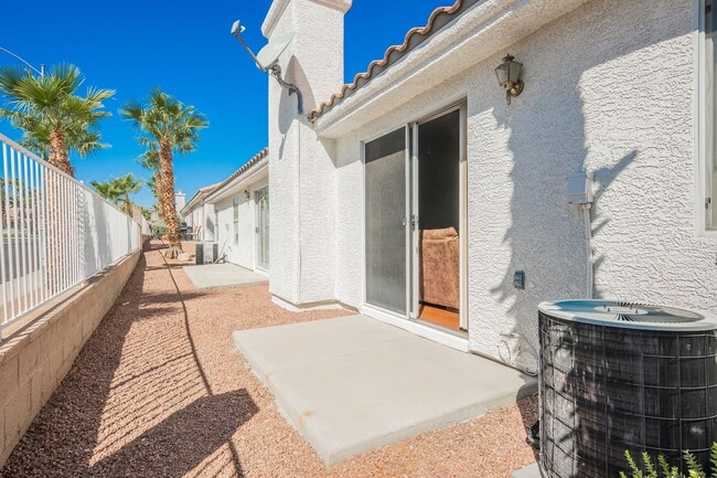 Building Photo - Summerlin - Single Story Townhome -