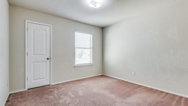 Building Photo - 712 Whitemarsh Dr