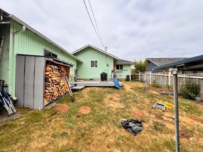 Building Photo - 2161