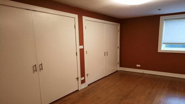 Building Photo - Elevate Your Lifestyle, Stunning 3-Bedroom Loft in Evanston