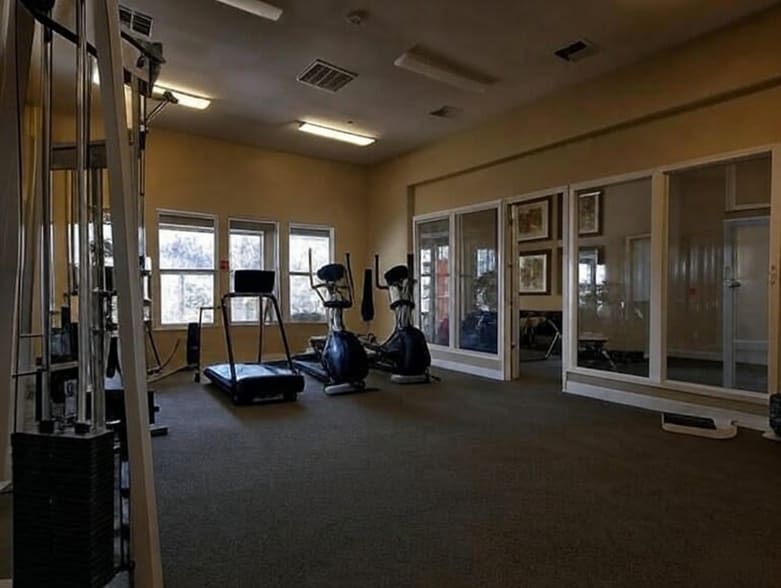 Building Photo - 6115 Old Quarry Loop