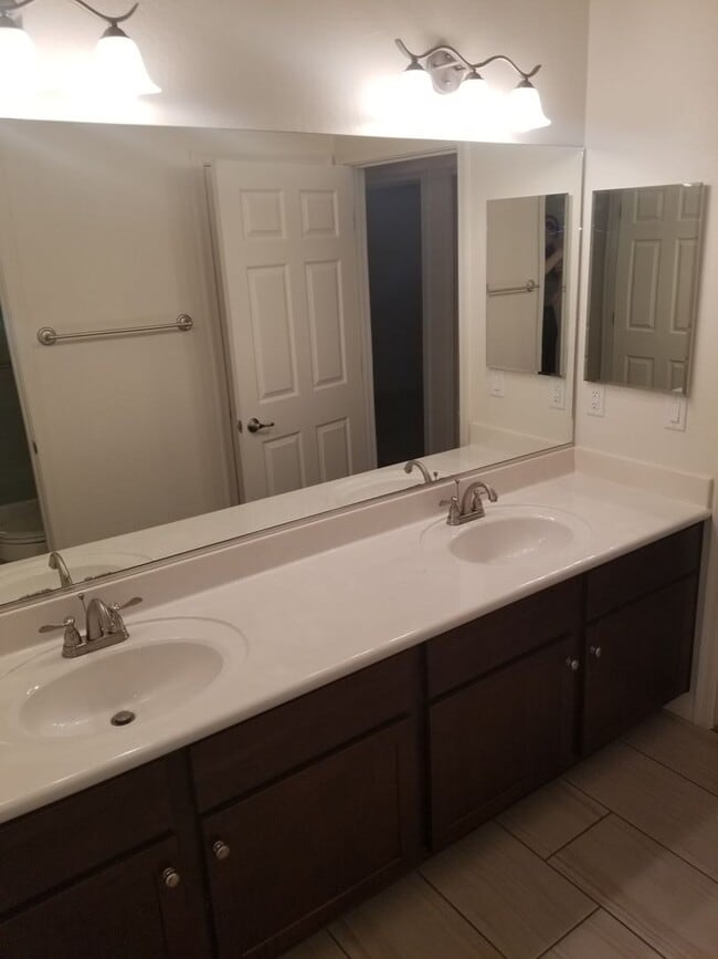 Building Photo - Rare, Single Level, Forest Springs Home! 3...