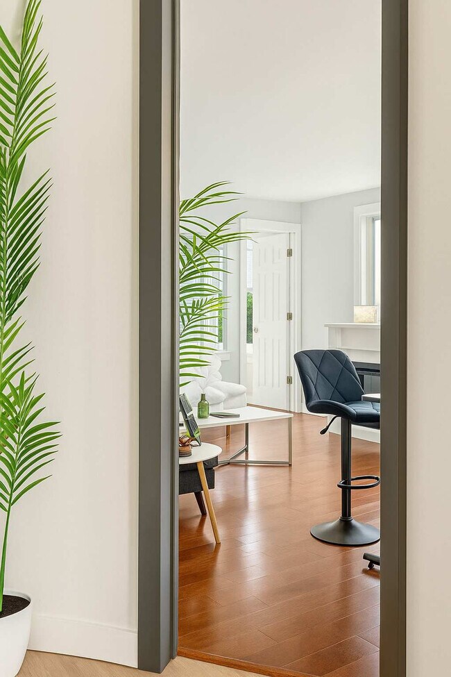 Building Photo - 128 Bainbridge St