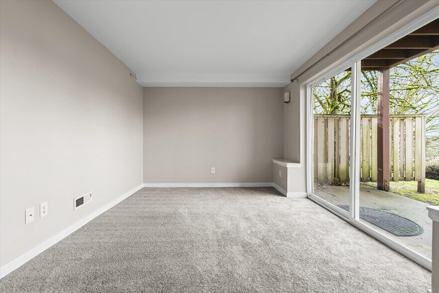 Building Photo - 501 23rd Ave S