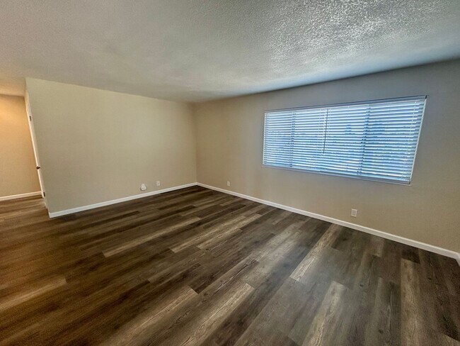 Building Photo - 1566 167th Ave