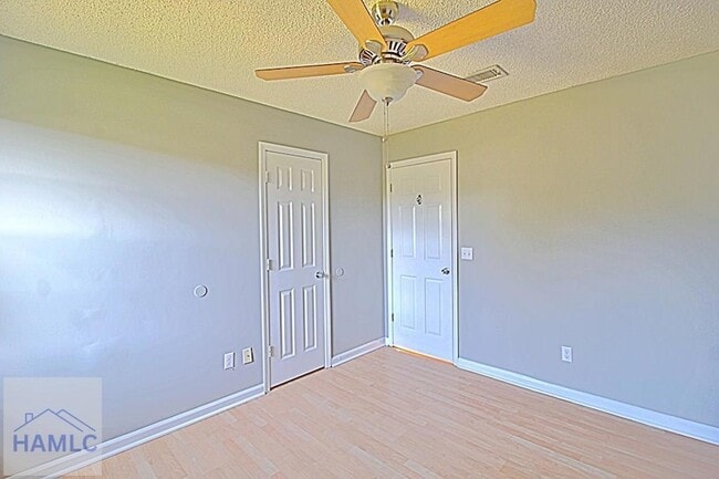 Building Photo - 850 Lyndsi Ln