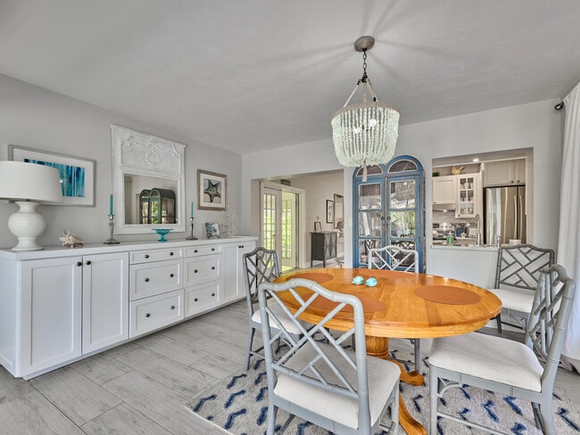 Building Photo - 301 NW 3rd Ct