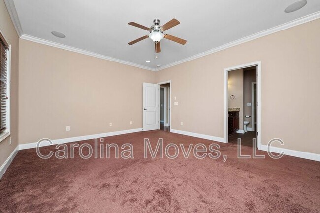Building Photo - 213B Bell Heather Lane