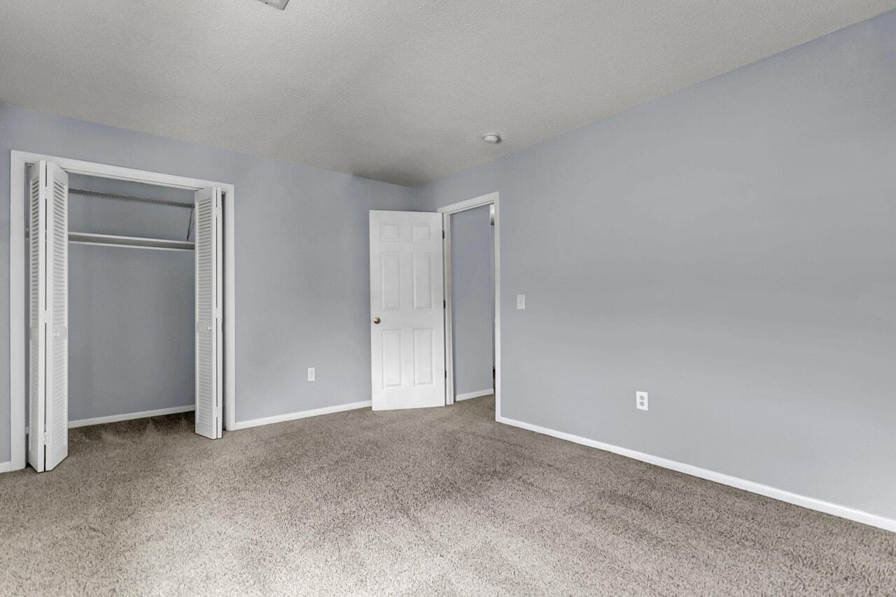 Building Photo - 415 Parkdale Dr