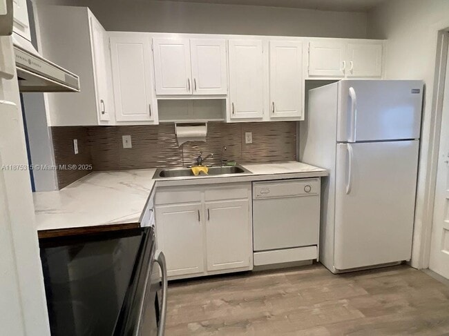 Building Photo - 2510 SW 81st Ave