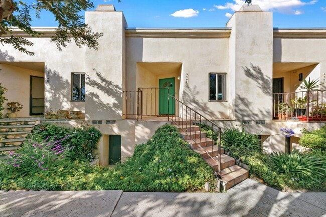Building Photo - 6502 Dume Dr