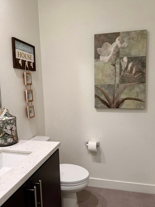 Building Photo - Stunning 3-Bed/2.5-Bath End Unit Condo with Solar & Large Yard