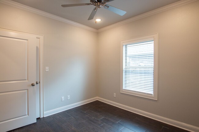 Building Photo - Available Now! Stunning 3 Bedroom 2 Bath Home in Whitehouse!