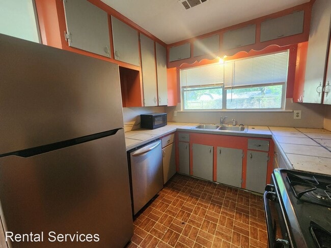 Building Photo - 3 br, 1 bath House - 436 Gardenia Ave.